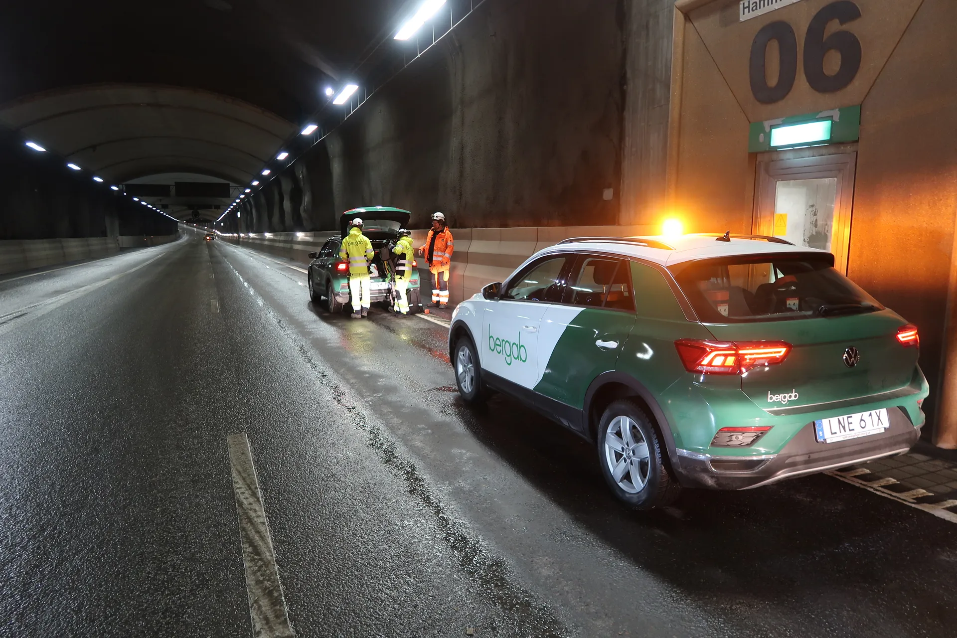 US20142 Södra Länken Inspektion Vägtunnel Bil Rygg